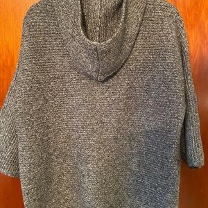 Old Navy, Medium, 3/4 sleeve pullover sweater with hood.